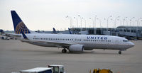 N77530 @ KORD - Taxi OHare - by Ronald Barker