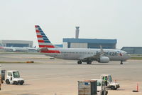 N827NN @ KORD - Taxiing to runway
