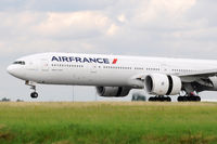 F-GSQB @ LFPG - Air France - by Martin Nimmervoll
