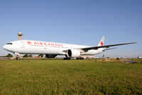C-FIUL @ LFPG - Air Canada