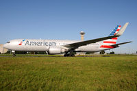 N388AA @ LFPG - American Airlines