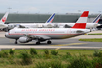 OE-LBP @ LFPG - Austrian Airlines
