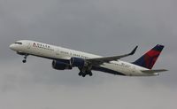 N6714Q @ KLAX - Boeing 757-200