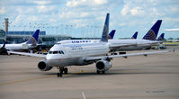 N485UA @ KORD - Taxi O'Hare - by Ronald Barker