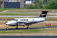 N205TM @ KPDK - Beech B200 Super KIng Air [BB-1991] Atlanta-Dekalb Peachtree~N 21/04/2010 - by Ray Barber