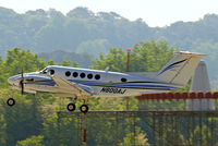N800AJ @ KPDK - Beech B200 Super King Air [BB-1789] Atlanta-Dekalb Peachtree~N 22/04/2010 - by Ray Barber