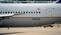 N662UA @ KORD - Taxi O'Hare - by Ronald Barker