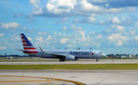 N943NN @ KORD - Taxi O'Hare - by Ronald Barker