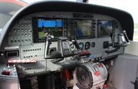 N593EX @ KOSH - Cessna 208B
