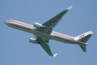 N392AN @ LFPG - American Airlines Boing 767-323ER, Take off rwy 27L, Roissy Charles De Gaulle airport (LFPG-CDG) - by Yves-Q