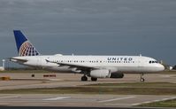 N418UA @ KAUS - Airbus A320