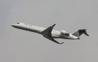 N762SK @ KLAX - CL-600-2C10