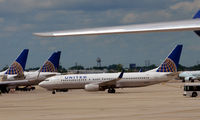 N37293 @ KORD - Taxi O'Hare - by Ronald Barker