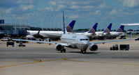 N37434 @ KORD - Taxi O'Hare - by Ronald Barker