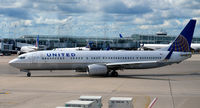 N37434 @ KORD - Taxi O'Hare - by Ronald Barker