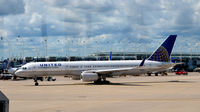 N58101 @ KORD - Taxi O'Hare - by Ronald Barker