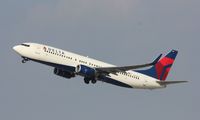 N3741S @ KLAX - Boeing 737-800 - by Mark Pasqualino