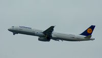 D-AIDM @ EDDL - Lufthansa, is here climbing out at Düsseldorf Int'l(EDDL) - by A. Gendorf
