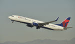 N813DN @ KLAX - Departing LAX on 25R - by Todd Royer