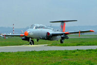 G-DLFN @ EDNY - Aero L-29 Delfin [294872] Friedrichshafen~D 21/04/2005 - by Ray Barber