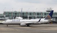 N76522 @ KORD - Boeing 737-800