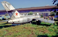 57 RED - Khodinka Moscow 20.8.03 - by leo larsen