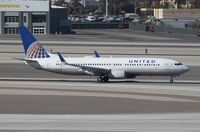 N76528 @ KLAS - Boeing 737-800