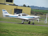 ZK-LHC @ NZTG - taxying out - by magnaman