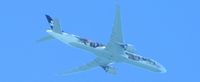 ZK-OKP @ NZAA - over garden on base leg into AKL - by magnaman
