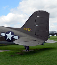 44-76671 @ KSKF - LMTC Parade Field - by Ronald Barker