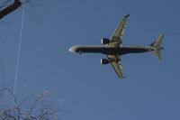 N961UW @ DCA - US Airways Embraer ERJ-190AR _ N961UW on approach to Ronald Reagan Washington National Airport.