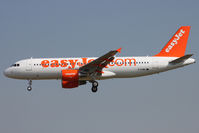 G-EZWL @ LEBL - Landing - by micka2b