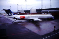 LN-ROR @ ESSA - LN-ROR in ARN MAY01 - by Erik