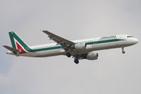 EI-IXH @ LEBL - Landing - by micka2b