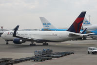 N177DZ @ EHAM - Taxiing - by micka2b