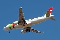 CS-TNG @ EGLL - Airbus A320-214 [0945] (TAP Air Portugal) Home~G 01/08/2013. On approach 27R. - by Ray Barber