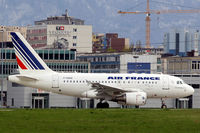 F-GUGO @ LSGG - Airbus A318-111 [2951] (Air France) Geneva~HB 11/04/2009 - by Ray Barber