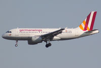 D-AKNQ @ LEBL - Landing. Scrapped in may 2022. - by micka2b