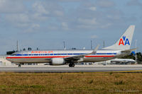 N889NN @ MIA - Miami - by Alex Feldstein