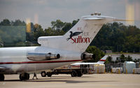 N725CK @ KLEX - High end horse transport