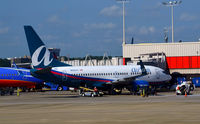 N284AT @ KATL - Atlanta - by Ronald Barker