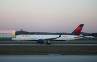 N689DL @ KRSW - Boeing 757-200