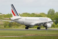 F-GRHV @ LFRB - Airbus A319-111, Taxiing to holding point rwy 25L, Brest-Bretagne airport (LFRB-BES) - by Yves-Q