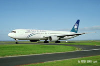 ZK-NCH @ NZAA - Air New Zealand Ltd., Auckland 2002 - by Peter Lewis