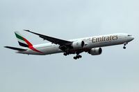 A6-ECL @ EGLL - A6-ECL   Boeing 777-36NER [37704] (Emirates Airlines) Home~G 13/03/2010. On approach 27L. - by Ray Barber