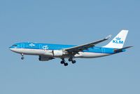 PH-AOE @ YVR - KLM 95 years