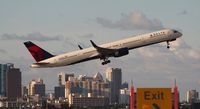 N586NW @ FLL - Delta 757-300 - by Florida Metal