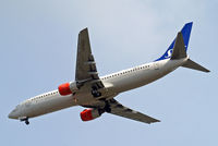 LN-RRW @ EGLL - Boeing 737-883 [32277] (SAS ScandInavian Airlines) Home~G 12/05/2013. On approach 27R.