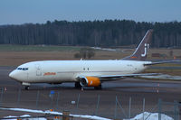 OY-JTL @ ESOW - Awaits its daily cargo load. - by Krister Karlsmoen