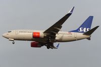 LN-RRA @ EGLL - On finals to runway 27L. Operated by SAS Norge. - by Glyn Charles Jones